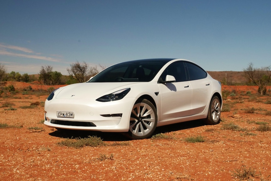 Une Tesla dans l'outback.