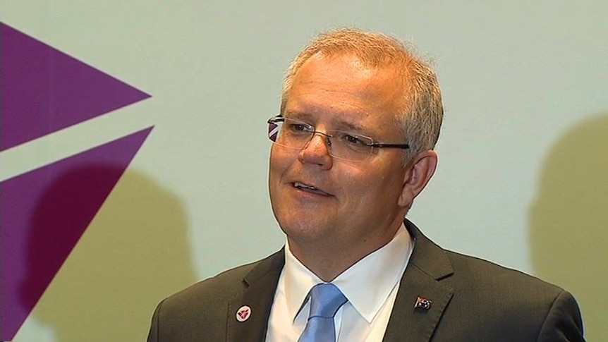 PM backs Bunnings over onions-on-sausage-sangers debate