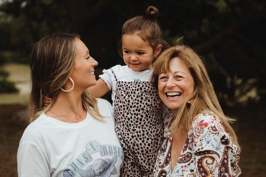 Alexandra Parker, sa mère Lynn Downer et sa fille Lily
