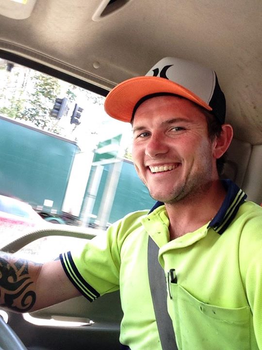 Warning issued for unregistered NSW tradesman - ABC News