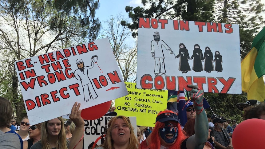 Anti-Islamic protesters in Bendigo, voice their objections to a planned mosque.