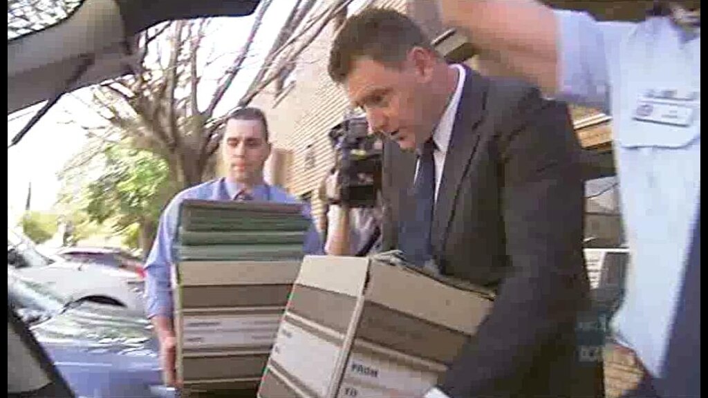 Police raid accounting firm - ABC News