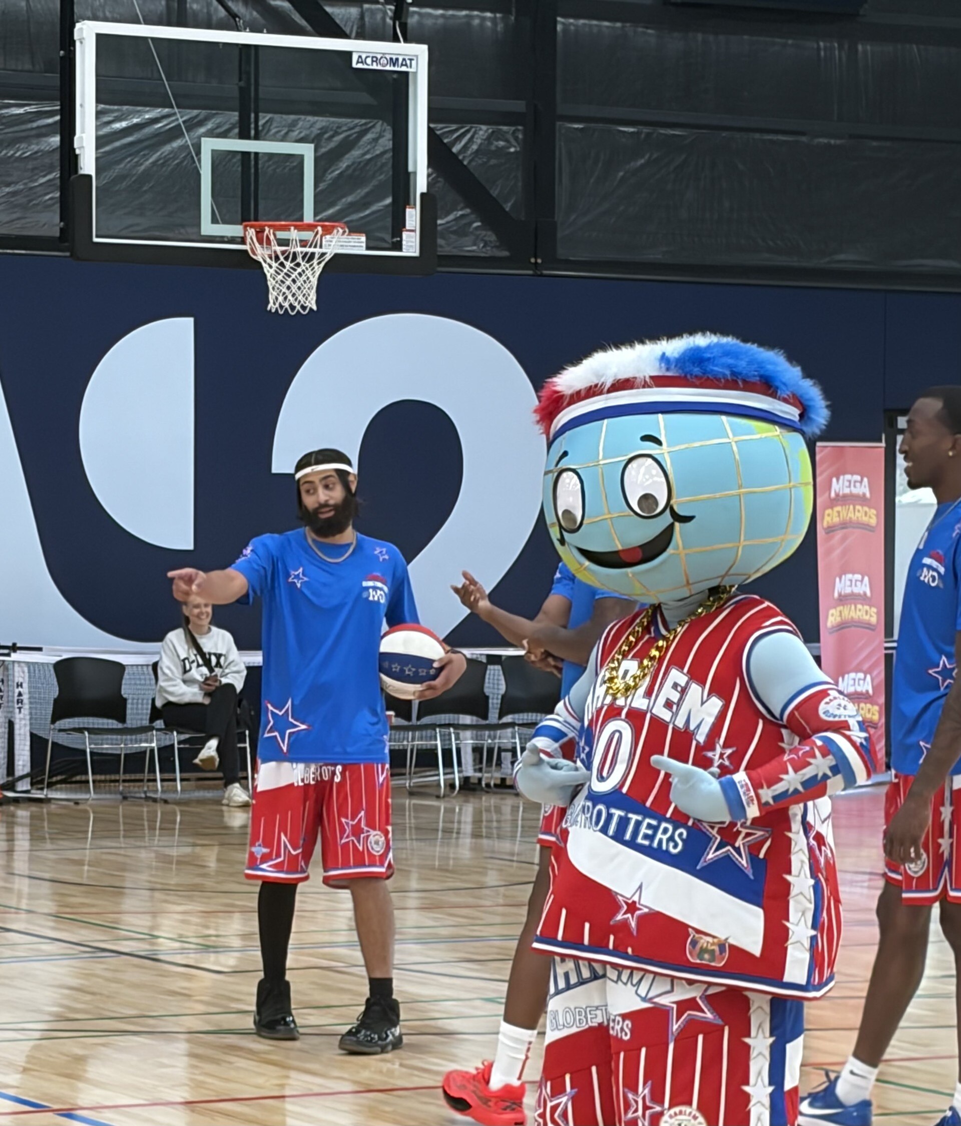 The Harlem Globetrotters take centre court with kids in Walkerville ...