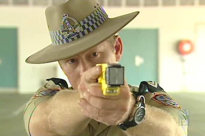 Northern Territory police to review Taser use