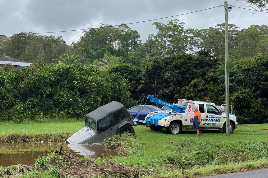 4WD towed from small water body