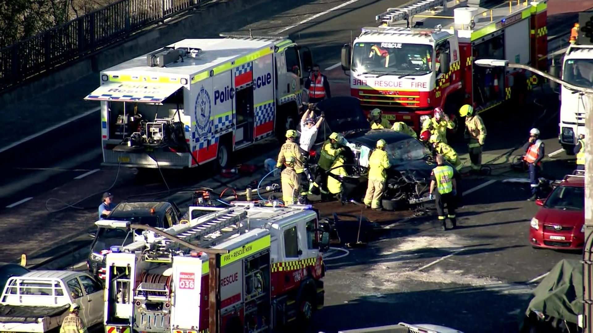 Sydney Harbour Bridge Crash Leaves One Woman Dead, Several People ...