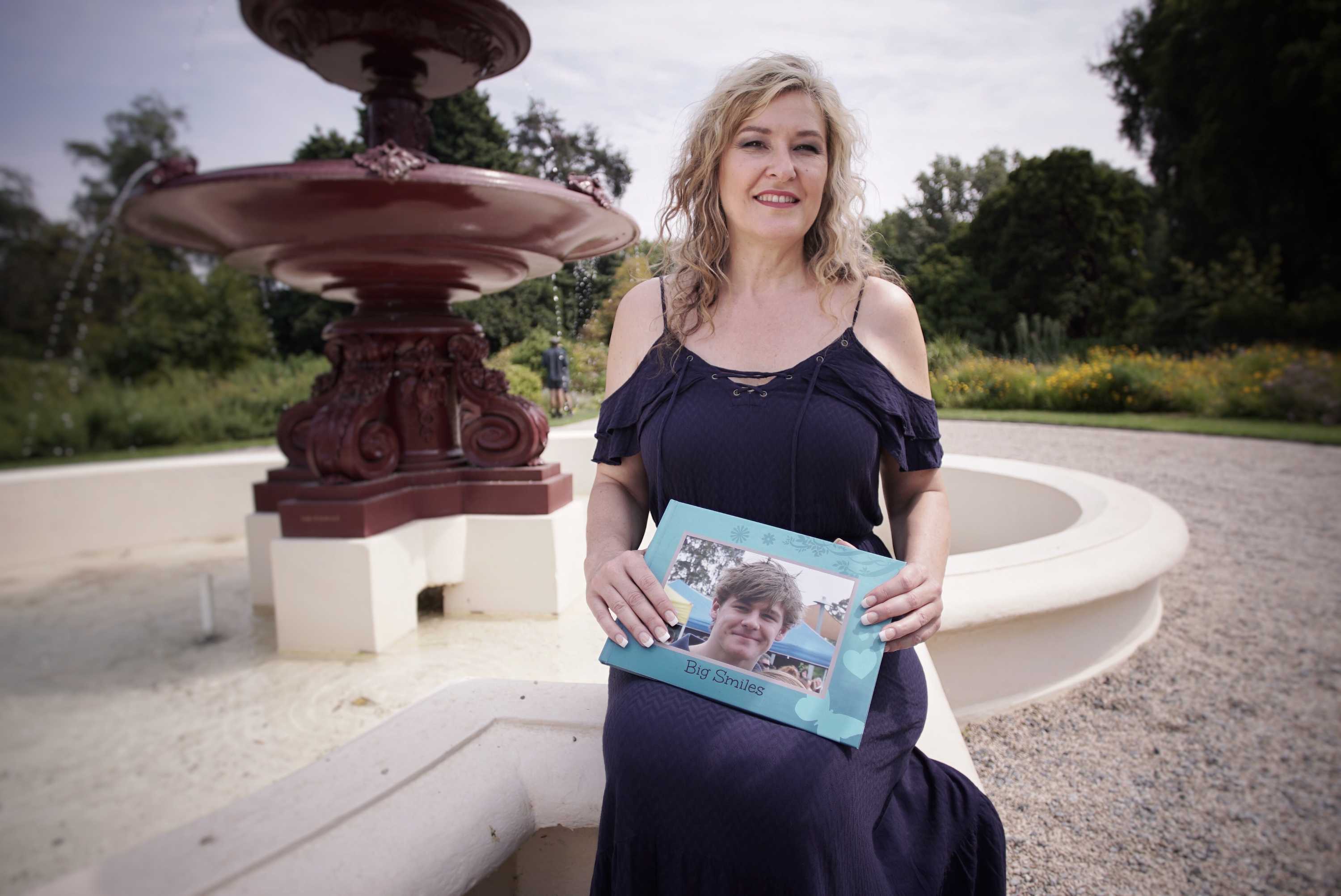 Christmas Can Be Tough After Losing A Loved One But Sharlene Lynch Is Urging Others To Seek Help Abc News