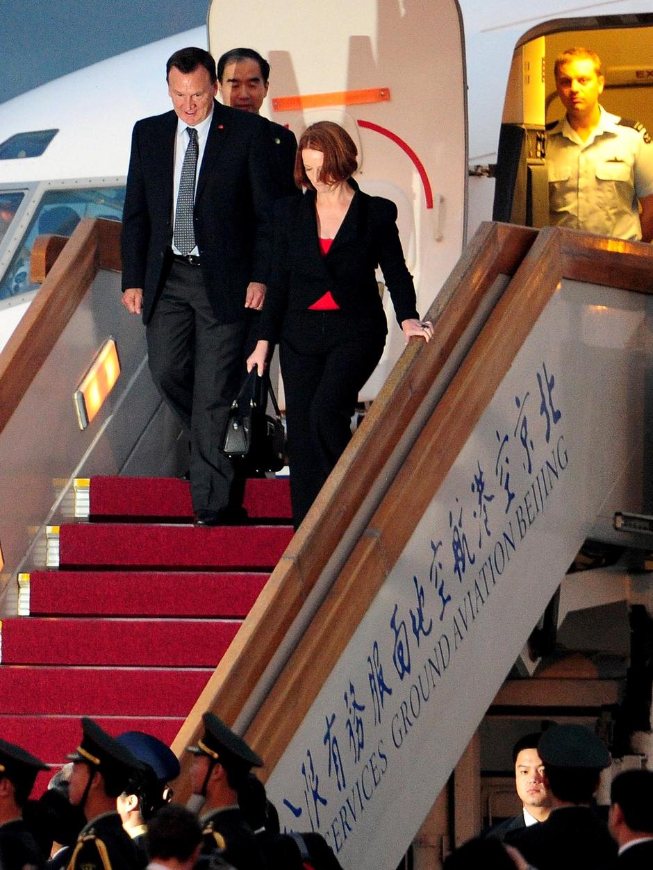 Gillard arrives in China - ABC News