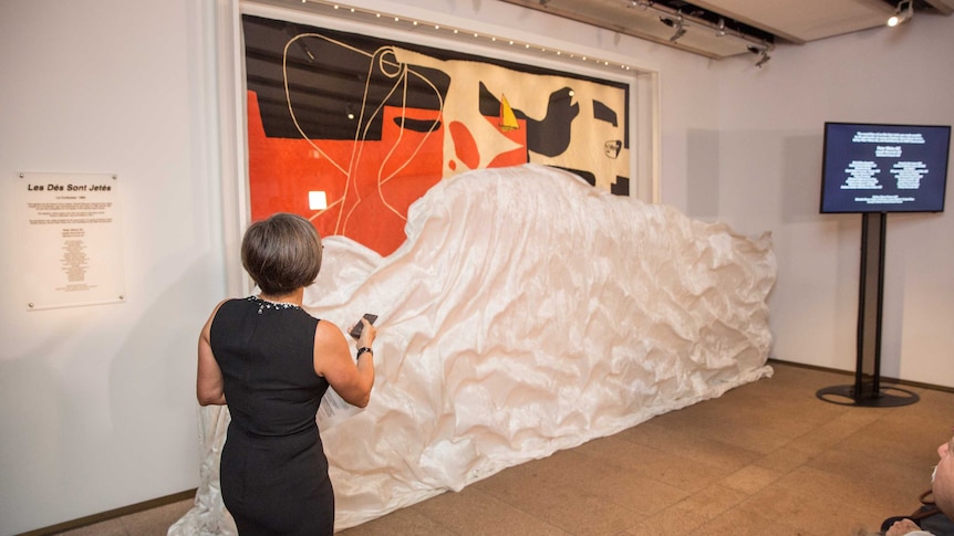 Unveiling of a new tapestry at the Opera House