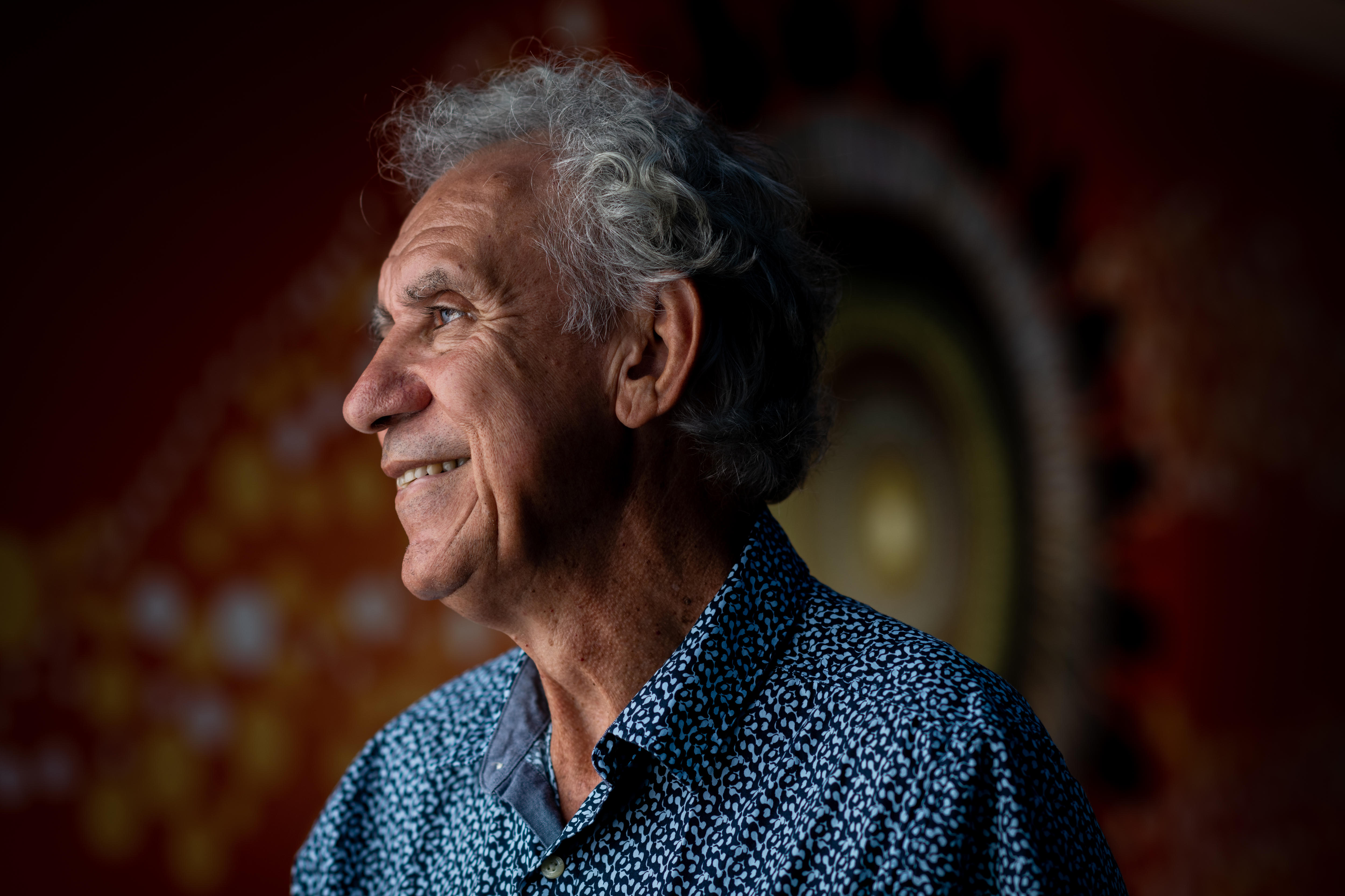 Broadcasting veteran Charlie King retires after 32 years with the ABC
