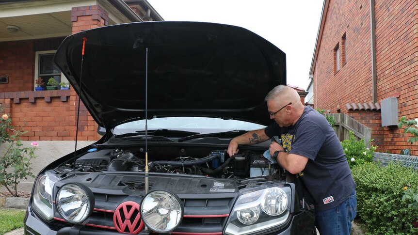 David Ellingworth inspecting his VW