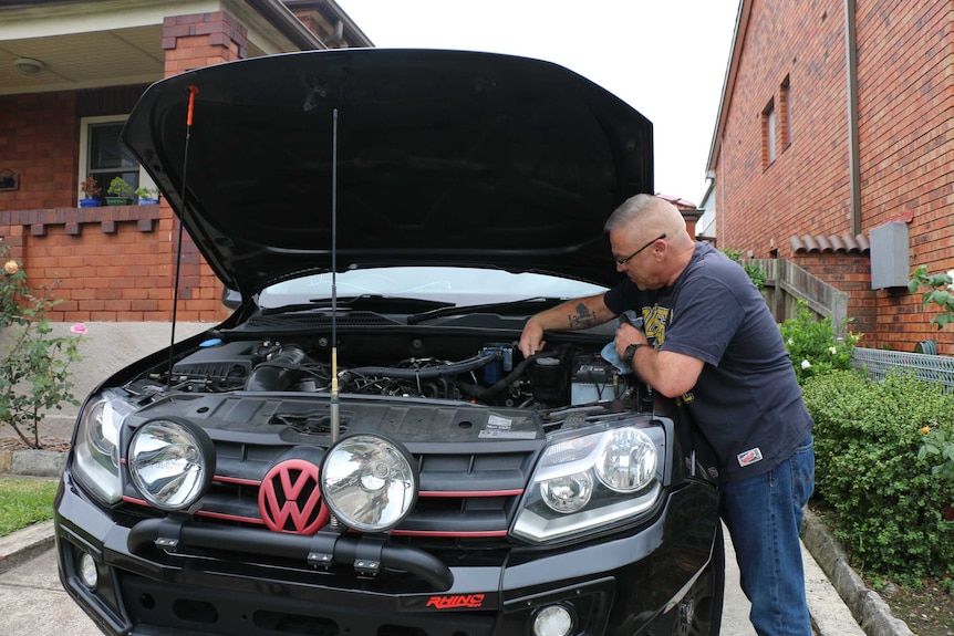 David Ellingworth inspecting his VW