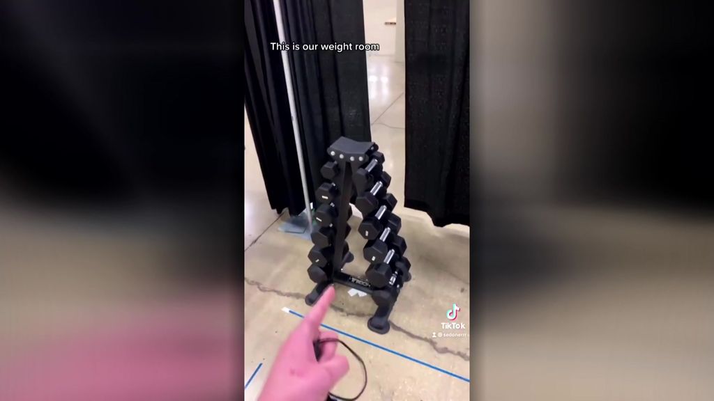 NCAA apologises to women's basketball teams for weight room differences -  ABC News