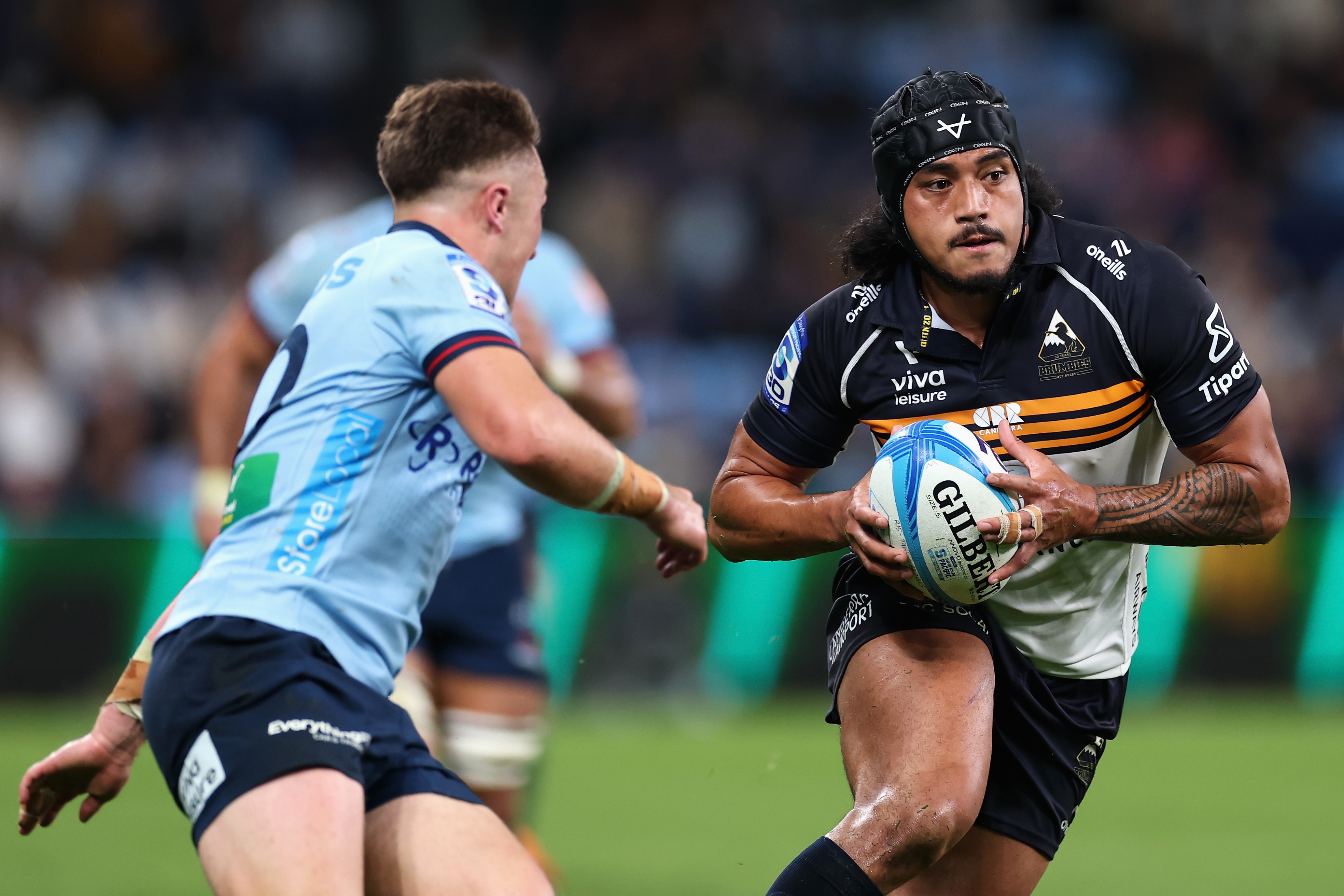 David Feliuai runs the ball for the Brumbies against thr Waratahs.