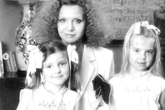 carla and daughters