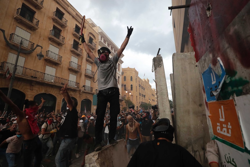 Protesters remove barricade in Lebanon