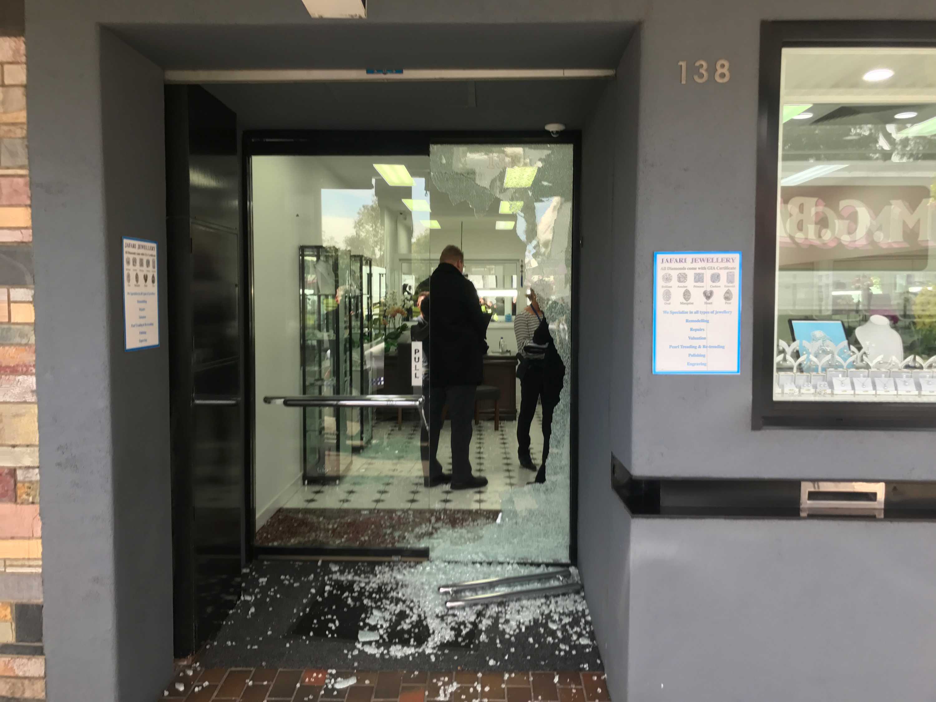 Malvern jewellery store robbed in another Melbourne 'brazen' smash-and-grab  attack - ABC News