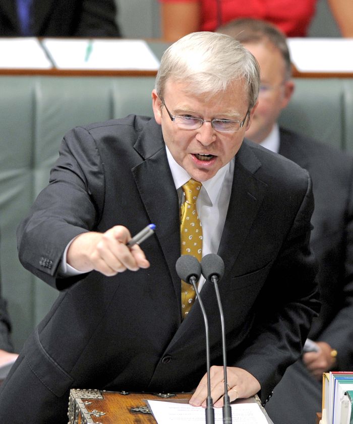 Abbott savages 'toxic bore' Rudd - ABC News