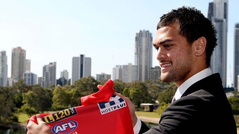 New sport, new challenge... Karmichael Hunt has signed a three-year deal from 2010.