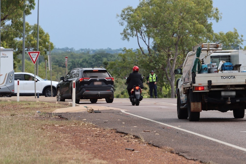 在高速公路上被警察拦下的车辆