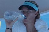 Sharapova tries to stay cool in Melbourne heat
