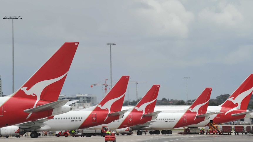 Sydney airport planes