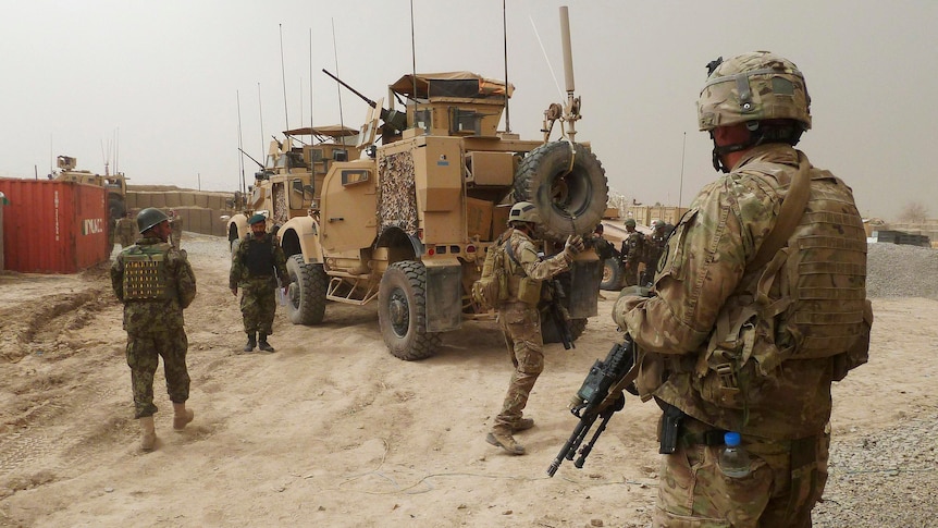 US soldiers guard Kandahar base