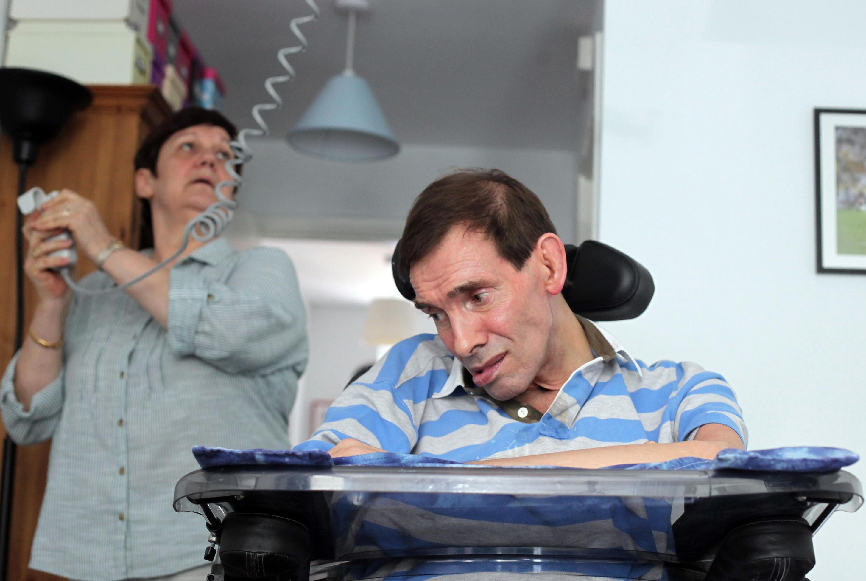 British man with locked-in syndrome dies - ABC News