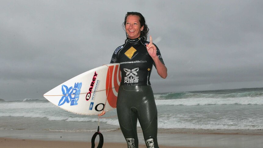 Layne Beachley surfing