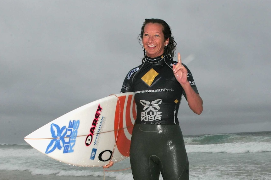 Layne Beachley surfing