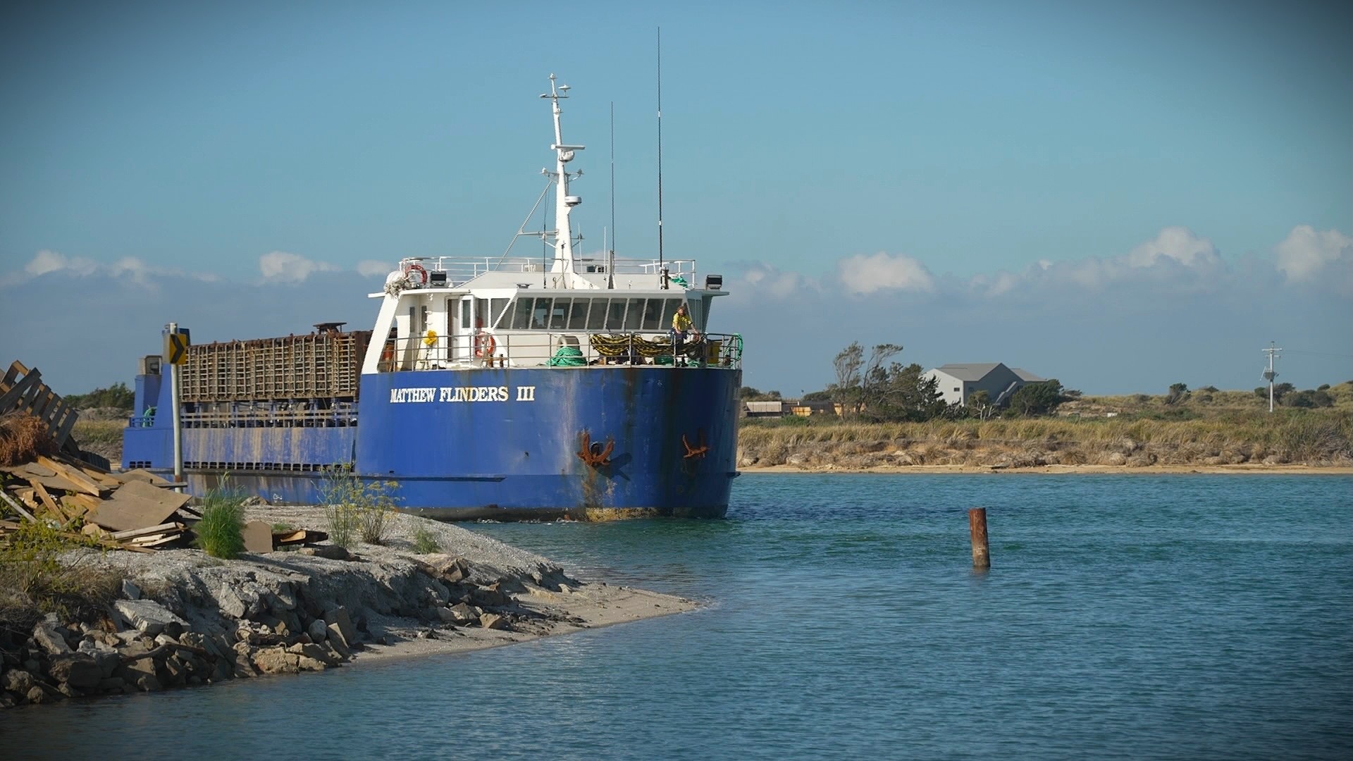 Cattle ships have an hour to navigate this channel or run aground