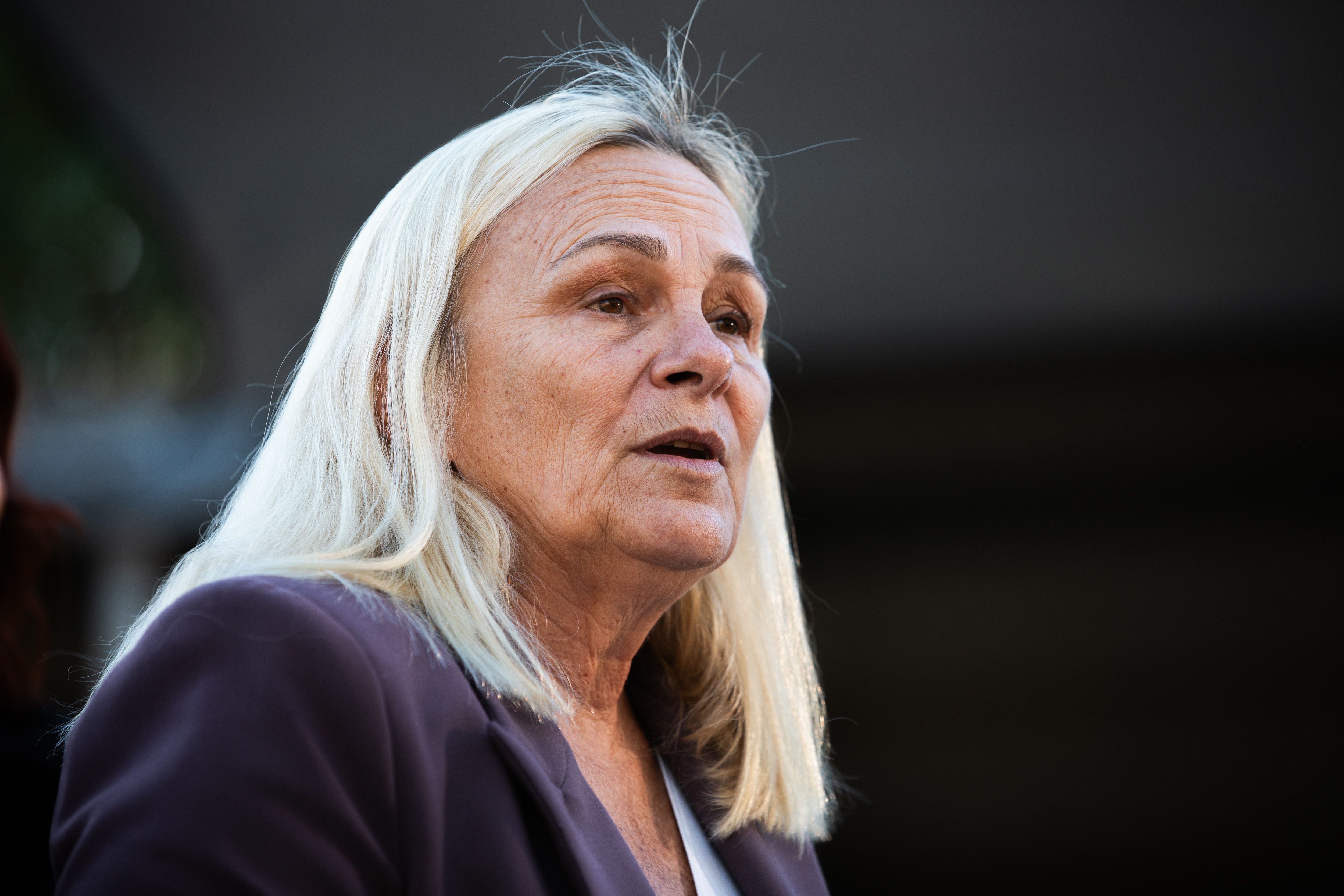 Sabine Winton habla.