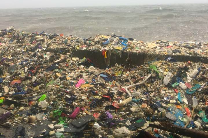 Garbage washes ashore in Manila