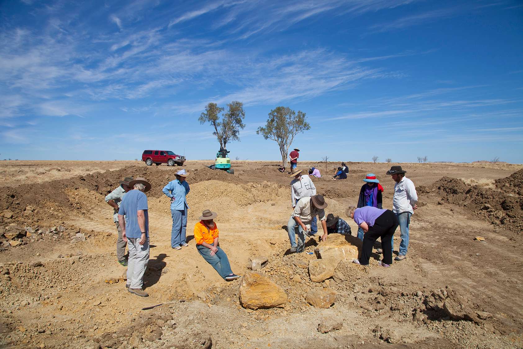 Annual Outback Queensland Dinosaur Dig Unearthing Bones Up To 98   4a60682481c35cb2ecd98f97a9261e23