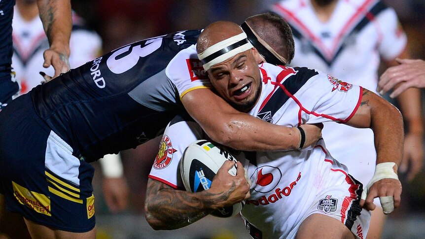 Sam Rapira hits the ball up for the Warriors