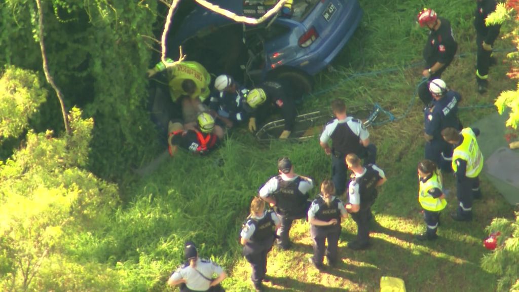 Elderly man rescued from crashed car off cliff for 24 hours - ABC News