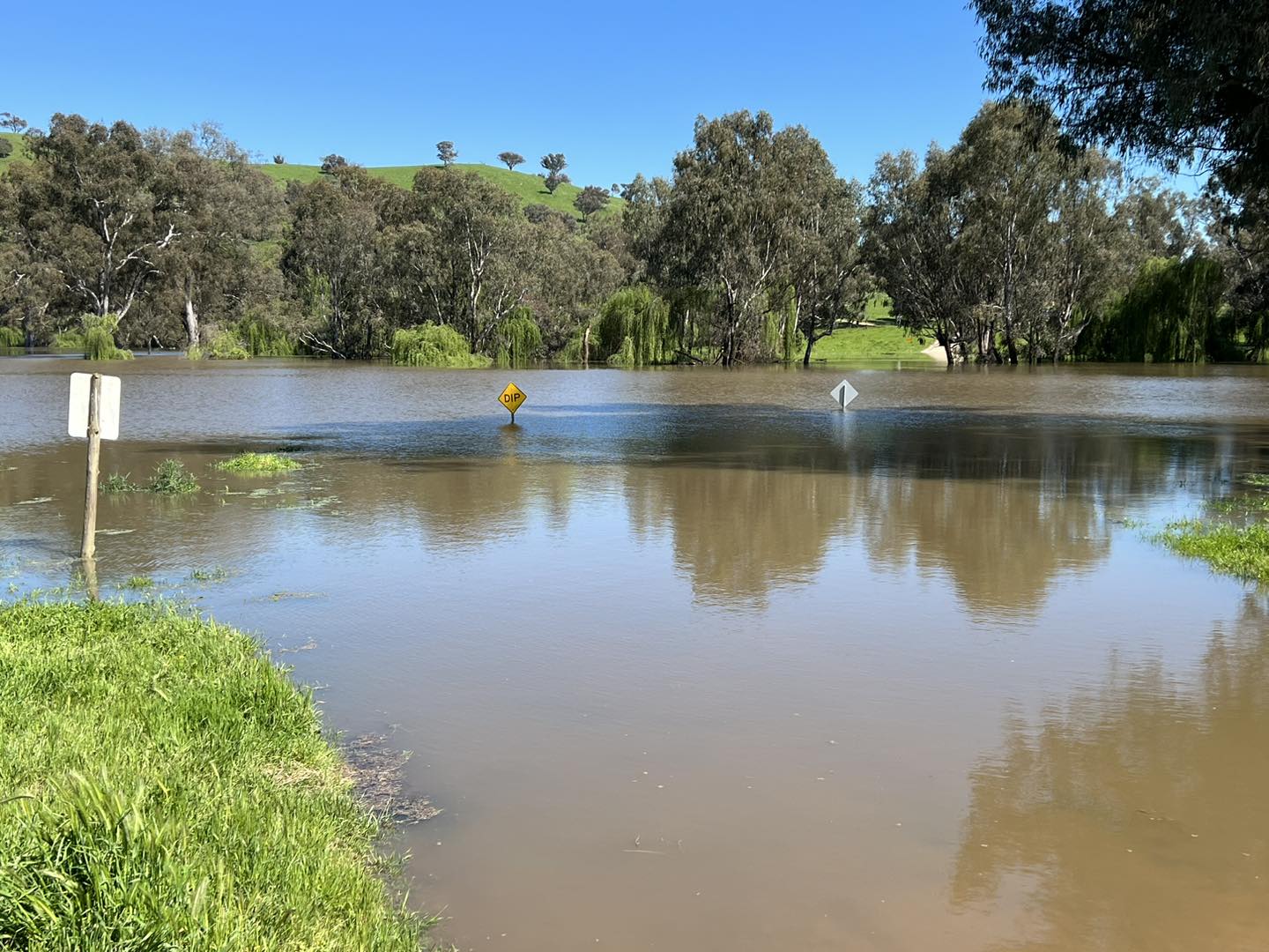 Residents Get Ready To Flee To Higher Ground, Isolate As Flood Peaks ...