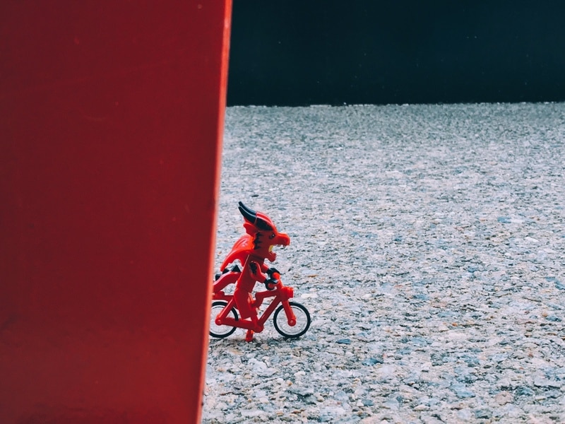 Exit the dragon – Image: @legojacker. Work: Alexander Calder, La Bobine [Bobbin] 1970 © 2018 Calder Foundation, New York.