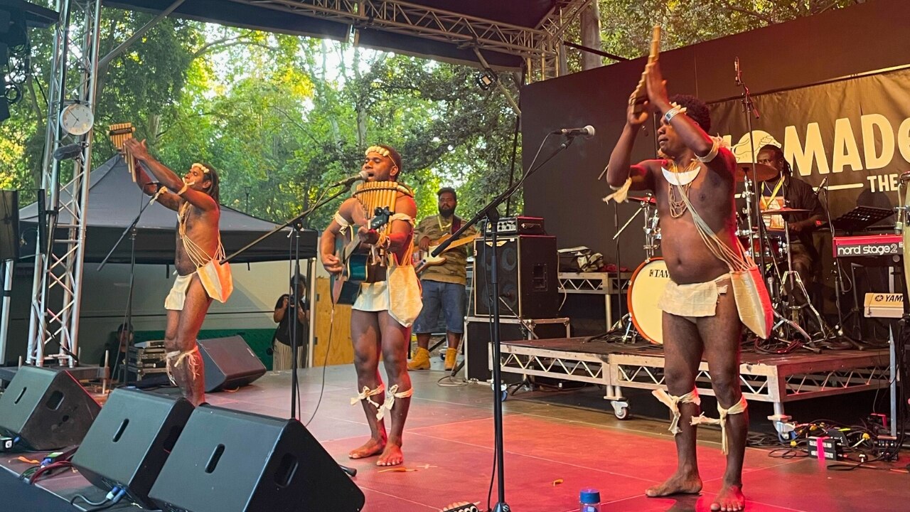 Solomon Islands sound shines: Chris Kamu'ana Rohoimae Live at ...