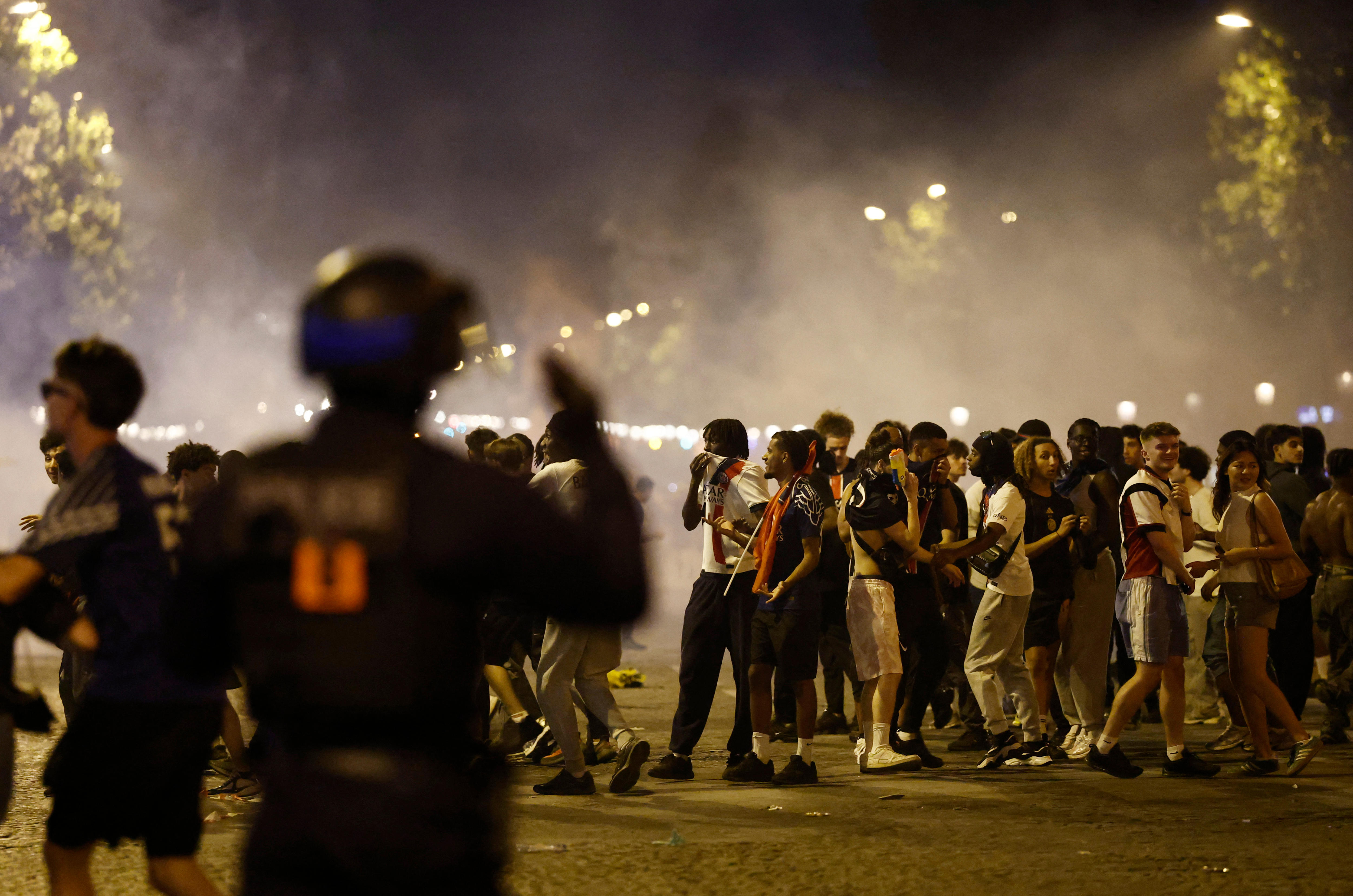 Hundreds arrested in Paris after violent clashes as Paris Saint-Germain  wins Champions League - ABC News