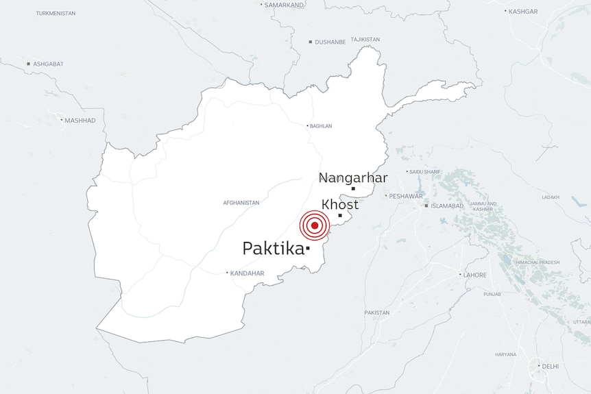 Un mapa de líneas de Afganistán que muestra la ubicación de un terremoto al norte de Paktika en el este.