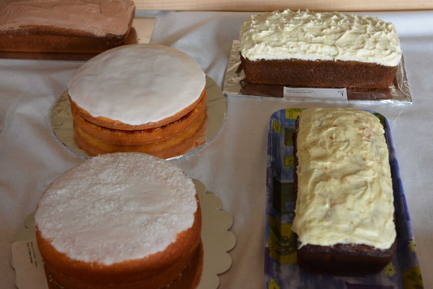 There are 5 cakes presented for the Mundulla show.