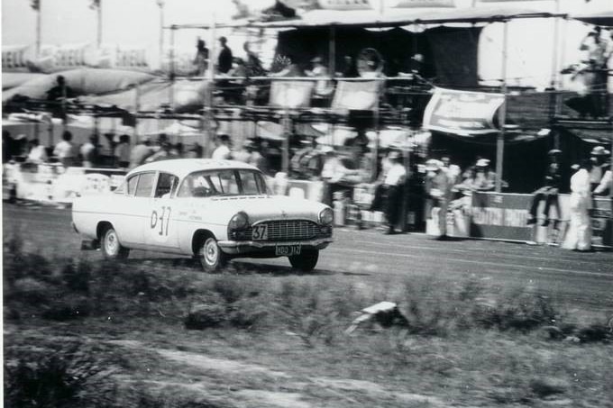 A black and white photo of the Vauxhall Cresta during the race at the 1960 Armstrong 500.