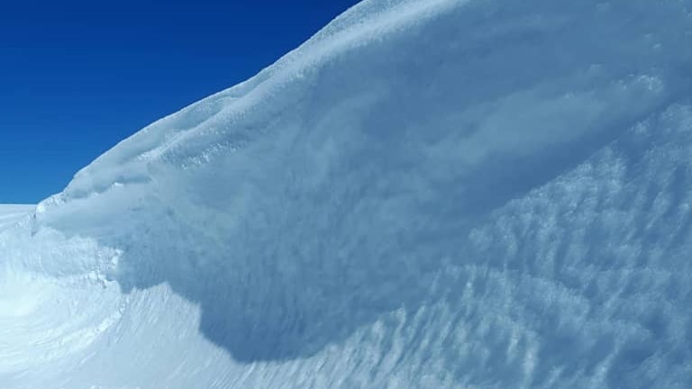 A five metre 'snow wave' near Cradle Mountain.