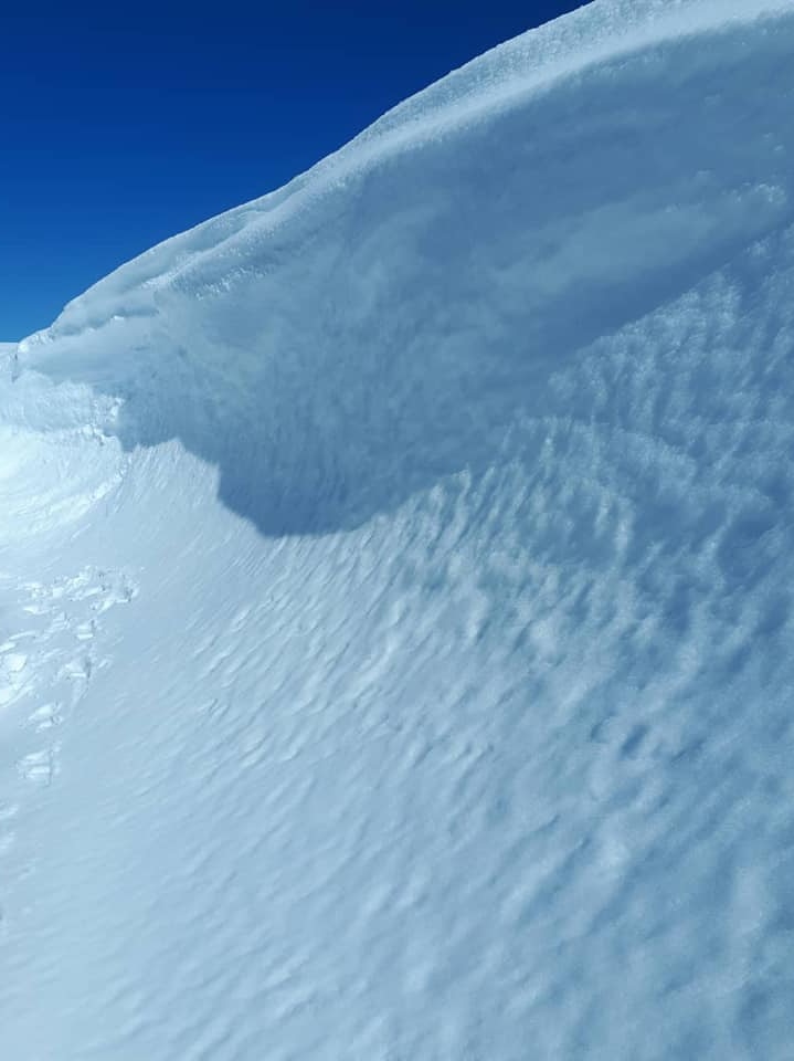 A five metre 'snow wave' near Cradle Mountain.