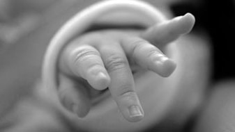 Newborn baby (www.sxc.hu: Cosmin Serban, file photo)