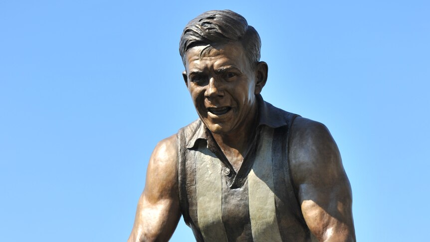 Lou Richards' statue