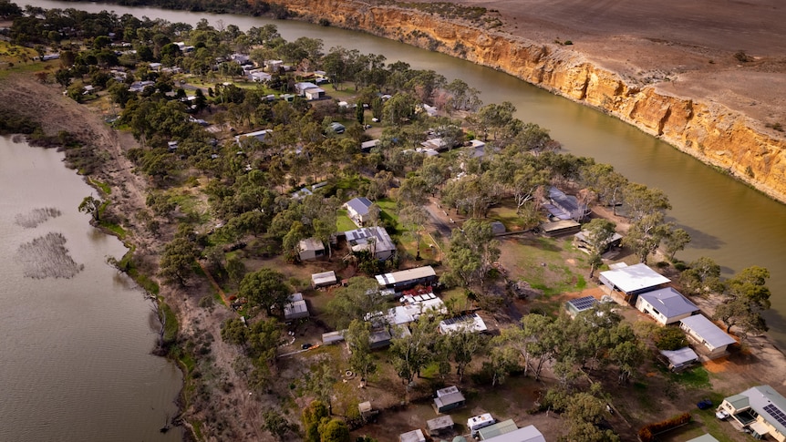 An aerial image of the River Murray.