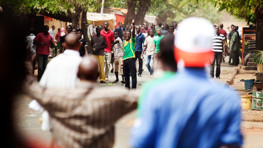 Malian supporters and opponents confront each other on the streets