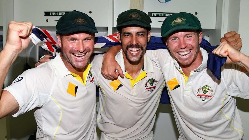 Harris, Johnson and Siddle celebrate winning the Ashes
